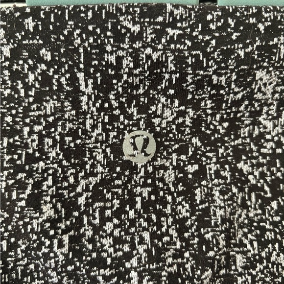 Lululemon Textured Leggings (25”) - Picture 3 of 6